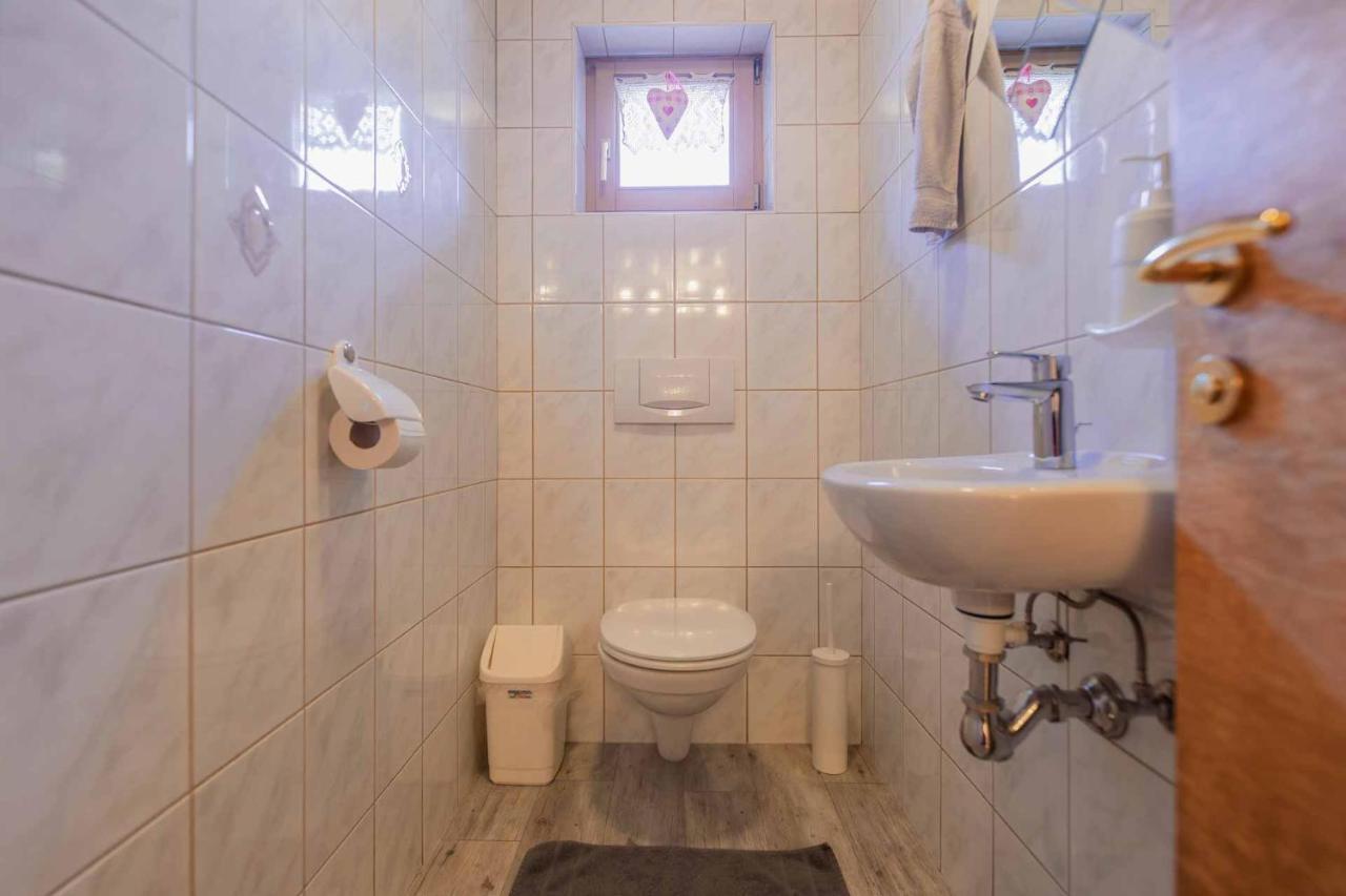 דירות ניוסטיפט אים סטובאיטל Haus Simone מראה חיצוני תמונה